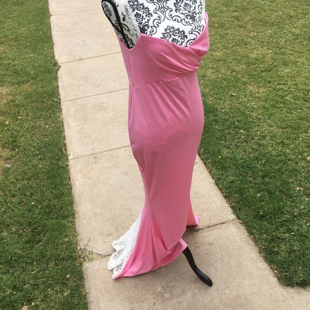 Beautiful Vintage Lace Gown L